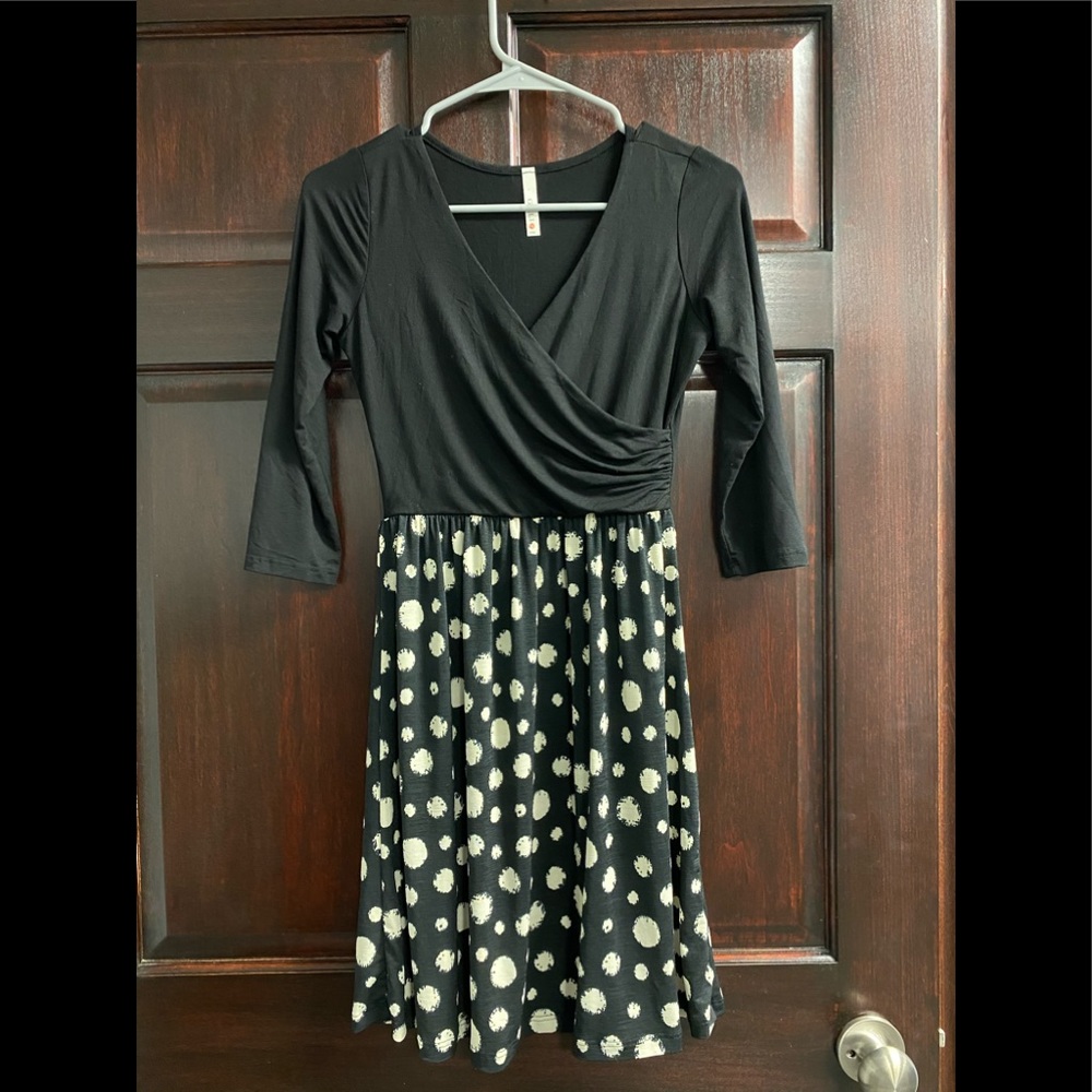 Gilli USA faux wrap dress in black and cream